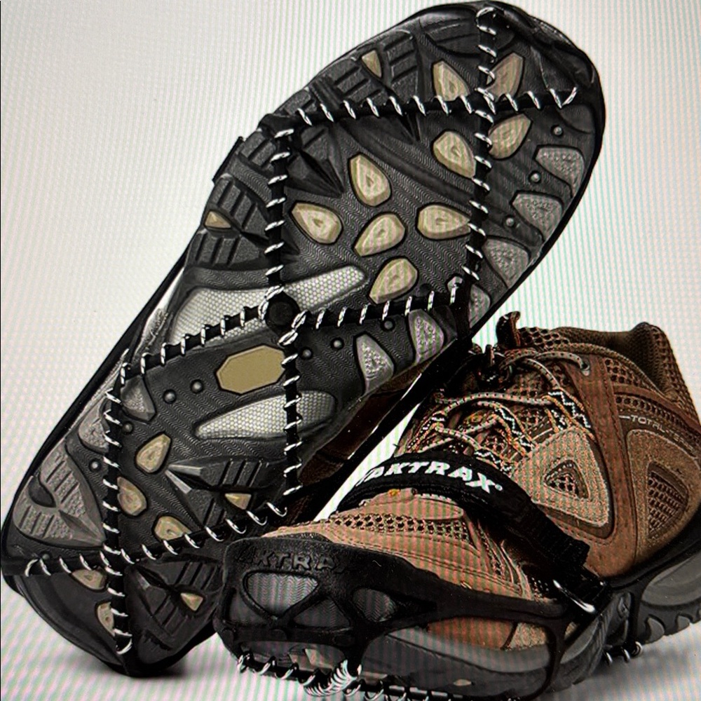 Set of YakTrax Pro Traction Cleats Size M